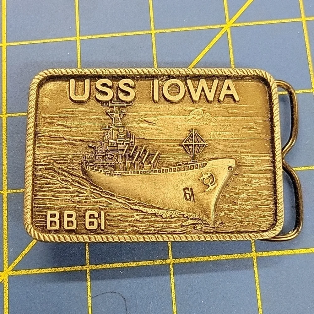 USS IOWA BB 6I Official Buckle 1984 Recommissioning Serial # 2649